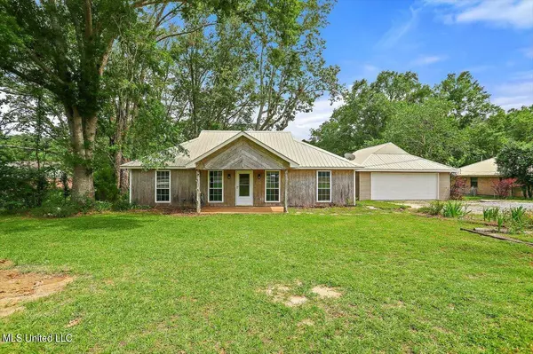 2747 Davis Road, Terry, MS 39170