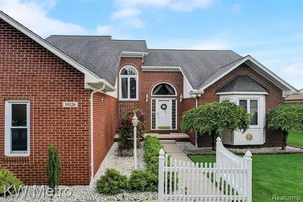19226 CALYPSO Drive, Macomb, MI 48044