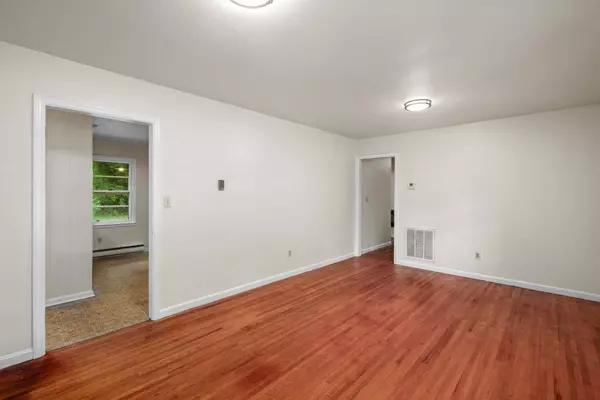 414 Grogan ST, Lavonia, GA 30553