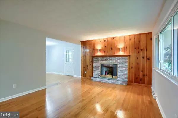 27 BRENTWOOD RD, Camp Hill, PA 17011