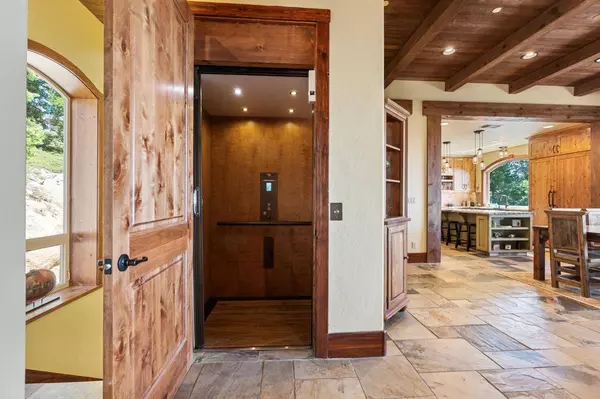 40704 Wild Iris Lane, Shaver Lake, CA 93664