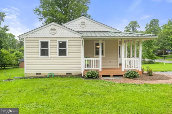 3 S JAMES ST, Hamilton, VA 20158