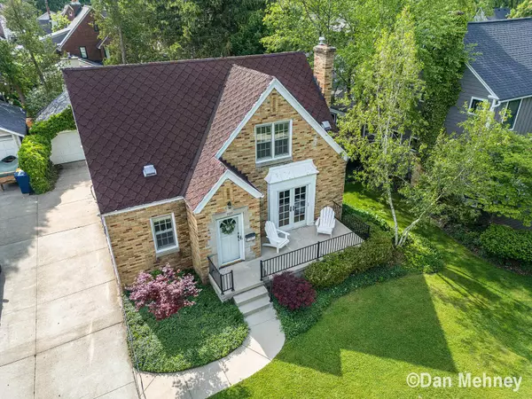 929 Maxwell SE Avenue, Grand Rapids, MI 49506