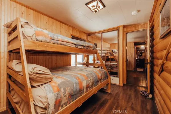 437 Victoria LN, Sugarloaf, CA 92386