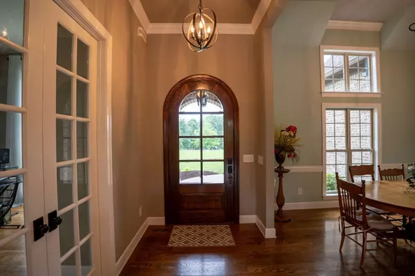 322 Bowling Branch Rd, Cottontown, TN 37048