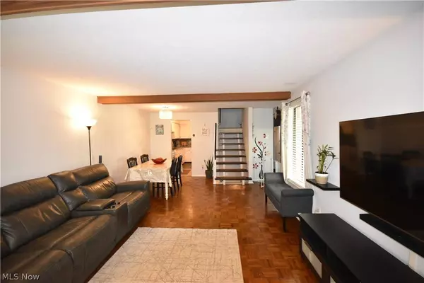 32764 Washington CT #64, Solon, OH 44139