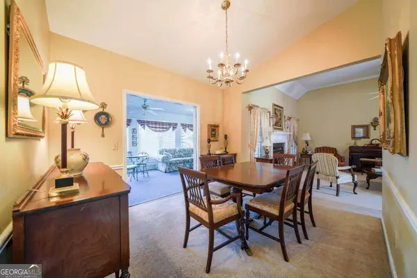 6 Saddlebrook DR, Cartersville, GA 30120