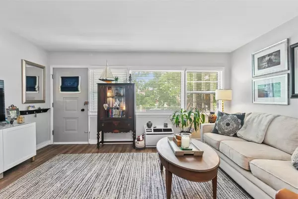 1005 N Harlem AVE #C, Oak Park, IL 60302