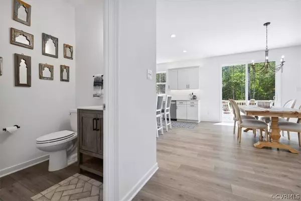 9324 Pentwyn PL, Midlothian, VA 23112