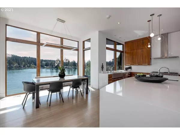 3434 LAKEVIEW BLVD, Lake Oswego, OR 97035