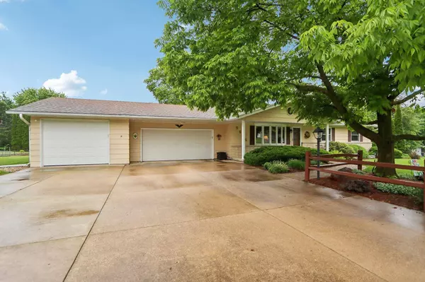 5575 Moonlight Drive, Waunakee, WI 53597