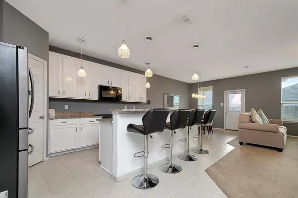 2428 Bermont Red Lane, Fort Worth, TX 76131