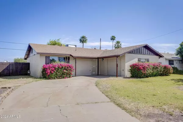 6310 W BERRIDGE Lane, Glendale, AZ 85301