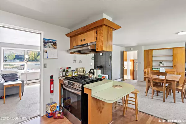 3807 W Northern Lights BLVD, Anchorage, AK 99517