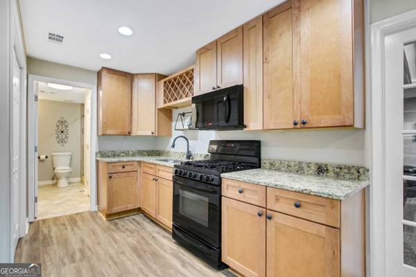 58 Vine Creek LN, Acworth, GA 30101