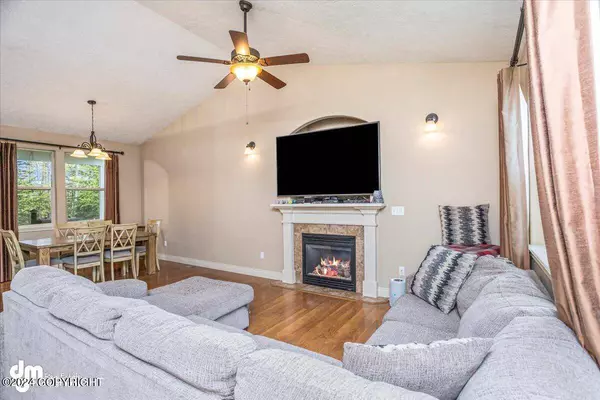 4975 W Northern Rose LN, Wasilla, AK 99623