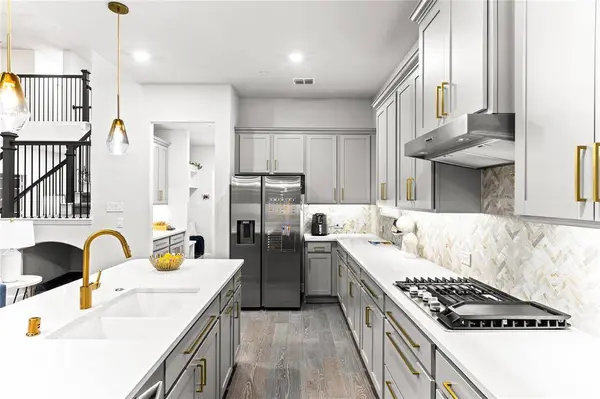 2010 Hollowcreek Trail, Lewisville, TX 75010