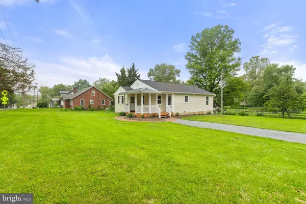 3 S JAMES ST, Hamilton, VA 20158