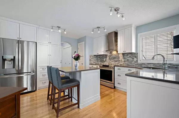 194 Citadel Estates HTS NW, Calgary, AB T3G 5E5