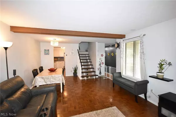 32764 Washington CT #64, Solon, OH 44139