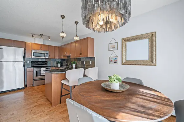 203 Village TER SW #8, Calgary, AB T3H 2L4