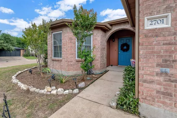 2701 Brea Canyon Road, Fort Worth, TX 76108