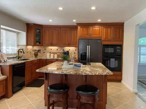 2425 Peninsula CT, Fairfield, CA 94534