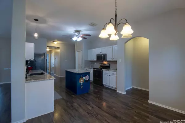 10807 Marot Fld, Helotes, TX 78023