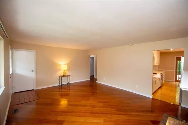 211 Lawndale Avenue, Lebanon, OH 45036