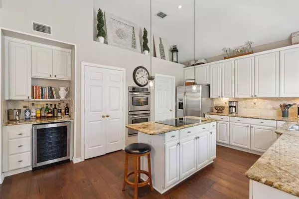 4000 Stone Brooke Drive, Grapevine, TX 76051