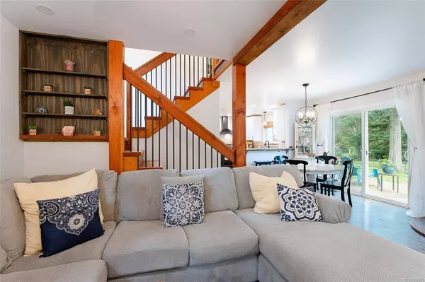 393 Dunshire Dr, Gabriola Island, BC V0R 1X2