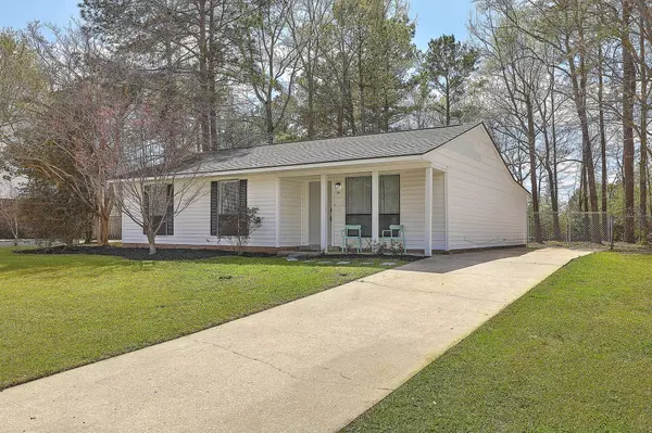 108 Aylesbury Rd, Goose Creek, SC 29445