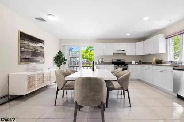 21A W Edsall Blvd #A, Palisades Park Boro, NJ 07650