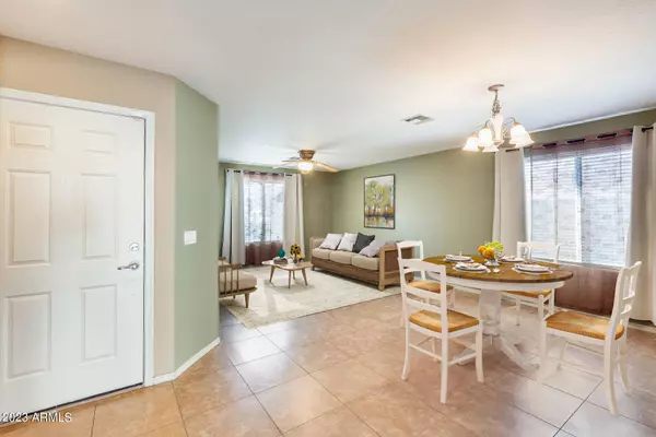 6532 W GROSS Avenue, Phoenix, AZ 85043