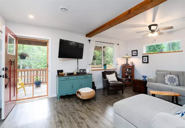 393 Dunshire Dr, Gabriola Island, BC V0R 1X2