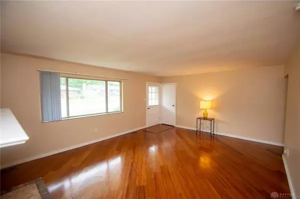 211 Lawndale Avenue, Lebanon, OH 45036