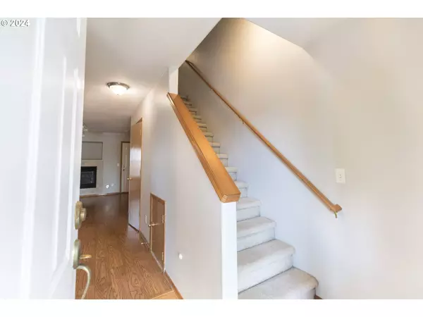 722 SE PALMBLAD PL, Gresham, OR 97080