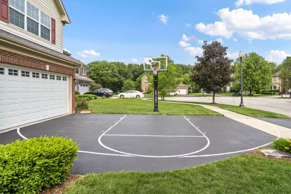 4734 Burr Oak CT, Palatine, IL 60067