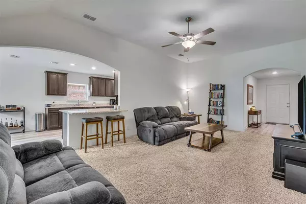 946 Primrose Drive, Sanger, TX 76266