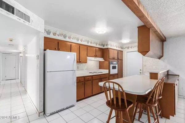 8146 N 17TH Drive, Phoenix, AZ 85021