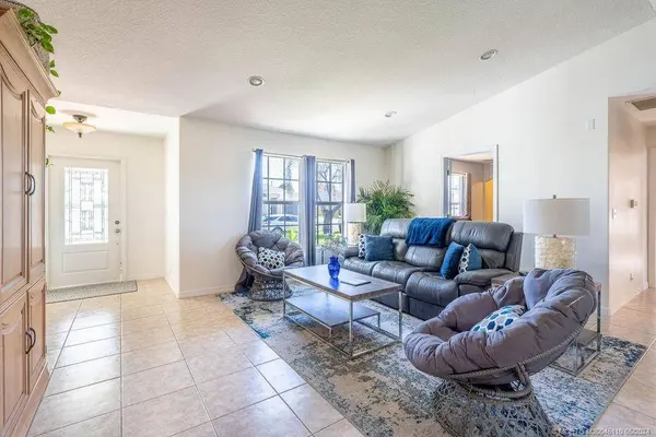 973 SW Abingdon AVE, Port Saint Lucie, FL 34953