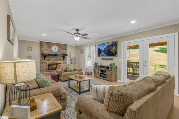 131 Deborah Lane, Greenville, SC 29611