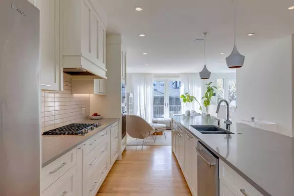 425 11 ST NE, Calgary, AB T2E 4N5