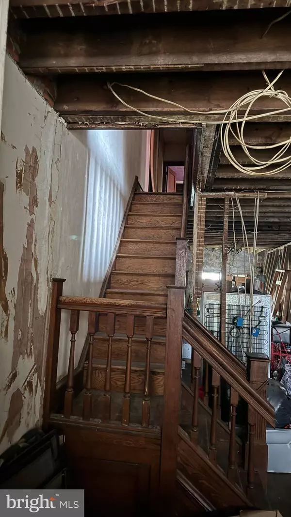 5809 CHRISTIAN ST, Philadelphia, PA 19143