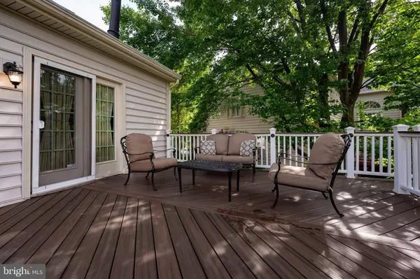 8518 CENTURY OAK CT, Fairfax Station, VA 22039