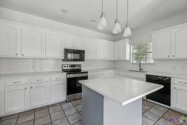 37409 S PARK AVE, Prairieville, LA 70769