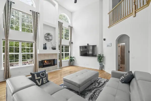 4734 Burr Oak CT, Palatine, IL 60067