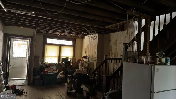 5809 CHRISTIAN ST, Philadelphia, PA 19143