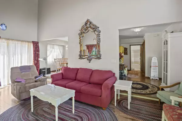 300 Red Spur Dr, Grants Pass, OR 97527