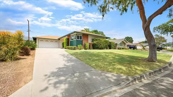 421 W Larkspur LN, Glendora, CA 91740